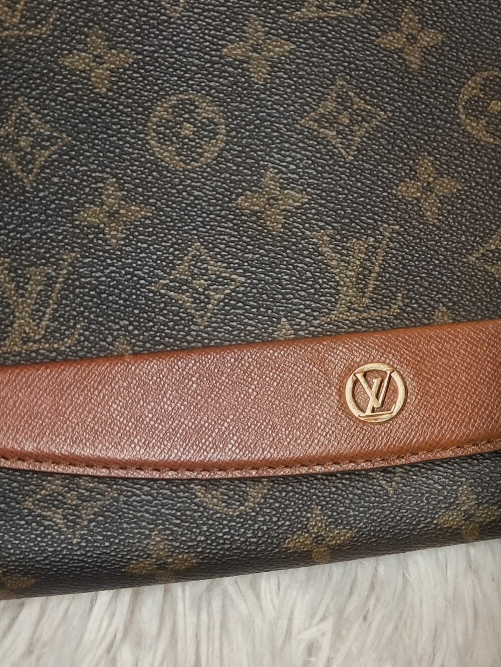 Vintage Louis Vuitton Monogram Bordeaux Flap Bag / Crossbody Clutch - Picture 9 of 9